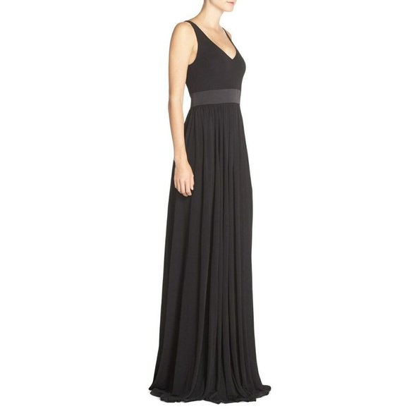 Vera Wang Deep V-Neck Jersey Gown Dress Black Size 8 NEW - Picture 3 of 4